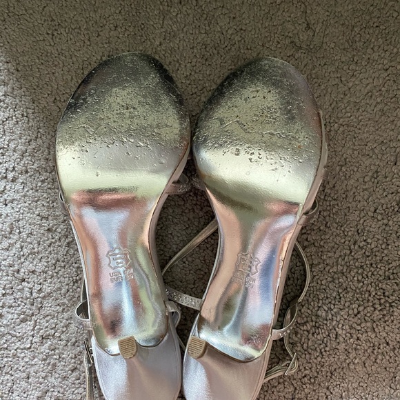 Heels - Picture 2 of 4